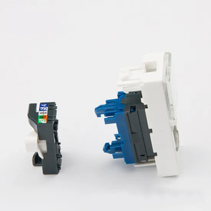 Connecteur Keystone RJ45 sans outil Cat6 UTP type <span class=keywords><strong>Legrand</strong></span> France, plaque frontale sans outil type <span class=keywords><strong>Legrand</strong></span> France, port unique 45*22.5mm - Product Image 3