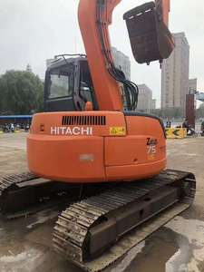 Excavatrice Hitachi <span class=keywords><strong>Zx</strong></span> 75 d'occasion, 7 tonnes, 95% neuve, d'origine japonaise, avec certifications EPA et CE, pour travaux agricoles et de terrassement - Product Image 1