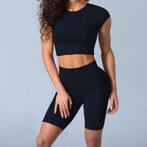 Vente en gros de vêtements de fitness et de gym personnalisés 2 pièces shorts de motard taille haute pour femmes et hauts courts ensembles de <span class=keywords><strong>sport</strong></span> et de yoga - Product Image 1