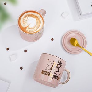 Set Regalo Tazza da Caffè in Ceramica Cinese per 18° Compleanno Biching - Rosa 14OZ Lavabile in Lavastoviglie e Microonde con Coperchio, Cucchiaio e Biglietto - Product Image 6