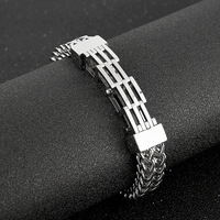 Produit en stock 225mm Bracelet gothique en acier inoxydable à chevrons et chaîne cubaine avec runes anciennes