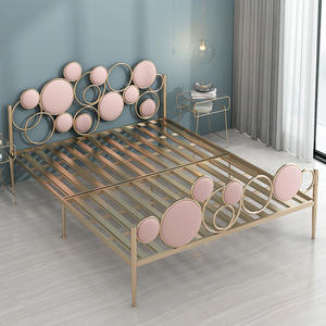 Cadre de lit en fer doré de Style <span class=keywords><strong>nordique</strong></span> 1.5m lit double simple cadre en métal Durable Design moderne Simple Internet célébrité taille de reine - Product Image 4