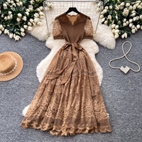 Robe midi élégante vintage en dentelle ajourée pour femme, à manches courtes, avec ceinture à la taille, robe d'été