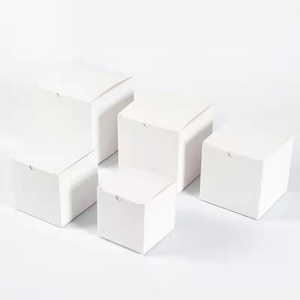 Caja de Regalo de Cartón Kraft Reciclable al por Mayor para Muñecas Pequeñas, Embalaje Cuadrado para Juguetes con Laminado Mate, Recubrimiento UV y Grabado en Relieve - Product Image 6