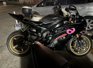 Motocicleta Deportiva Yamaha R6 <span class=keywords><strong>de</strong></span> 600cc <span class=keywords><strong>Usada</strong></span>, Motocicleta <span class=keywords><strong>de</strong></span> Carreras con Motor <span class=keywords><strong>de</strong></span> 599cc, Capacidades Vintage y Todoterreno, Combustible <span class=keywords><strong>de</strong></span> Gasolina - Product Image 3
