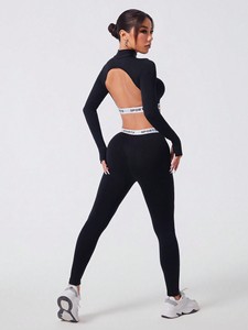 Completo Sportivo da <span class=keywords><strong>Donna</strong></span> Personalizzato, Set <span class=keywords><strong>Fitness</strong></span> da 3 Pezzi Senza Cuciture con Leggings a Vita Elasticizzata e Top a Maniche Lunghe - Product Image 2