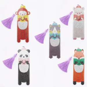 Phim Hoạt Hình 5D DIY kim cương sơn HANDMADE dễ thương Bookmark với mặt dây chuyền