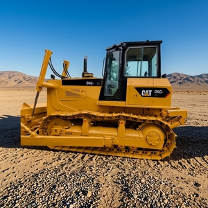 Topadora de cadenas Caterpillar D6G2 XCL amarilla, equipo de construcción de alta resistencia - Product Image 1