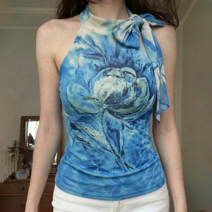 Débardeur élégant pour femme à col montant et dos noué, imprimé floral abstrait bleu style aquarelle, idéal pour les vacances - Product Image 2