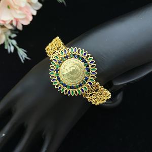 <span class=keywords><strong>Grossiste</strong></span> Flora Ensemble exquis de bracelets et bagues en laiton plaqué or et zircon pour mariages fêtes Nouveau design Cadeau de mariée - Product Image 2