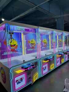 Giant Indoor <b>Claw</b> <b>Machine</b> Entertainment Toy Crane Vending <b>Machine</b> Arcade Prize Plush Toy Metal Structure One-year Warranty - Product Image 4