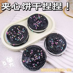 Jouet anti-stress souple en silicone Taba Squishy en forme de biscuit OREO fait main, nouveau jouet sensoriel en forme de dessert, adapté aux enfants - Product Image 2