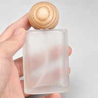 Flacon vaporisateur vide en verre dépoli carré plat transparent de 30 ml et 50 ml, rechargeable, avec bouchon en bois, idéal pour les voyages
