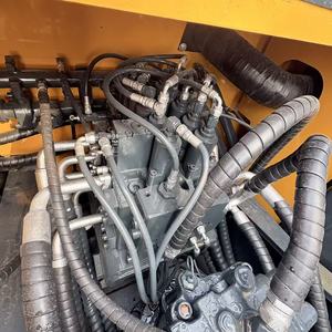 Excavadora Hidráulica de Orugas Hyundai 220 de 22 Toneladas con Motor Cummins para Minería y Construcción - Product Image 6