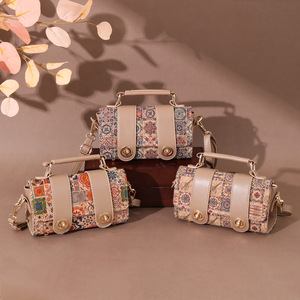 Borsa Vintage in Sughero da Donna, Borsa a Spalla Etnica Patchwork in Ecopelle con Manico Superiore e Chiusura a Girello - Product Image 3