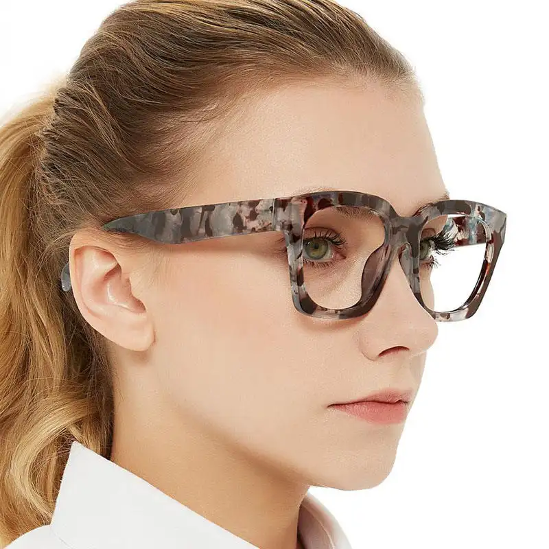 نظارات قراءة زهيدة الثمن للنساء للبيع بالجملة نظارات قراءة سميكة كبيرة الحجم تمنع الضوء الأزرق وتصلح لأي وجه من الأشكال البصرية