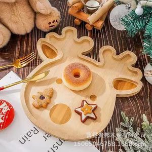 Bandeja de madera con forma de reno navideño Guibang de 32 cm, bandeja decorativa para servir postres y frutas en restaurantes. - Product Image 1