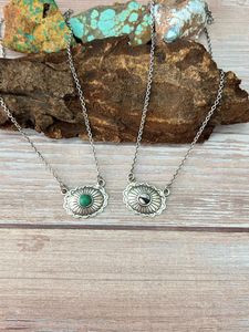 สร้อยคอเงินแท้ทำมือประดับด้วยคิงแมนเทอร์ควอยซ์และไวท์บัฟฟาโล ของขวัญสำหรับเธอ เครื่องประดับ - Product Image 5