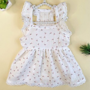 Vêtements pour animaux de compagnie, robe babydoll à imprimé cerise, polyester blanc, printemps-été, pour chats et chiens - Product Image 1