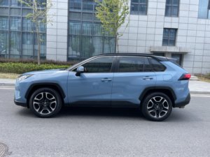 La <span class=keywords><strong>Toyota</strong></span> <span class=keywords><strong>RAV4</strong></span> Rongfang 2.0L CVT 2020 à deux roues motrices, édition premium, véhicule essence professionnel, est exportée à bas <span class=keywords><strong>prix</strong></span> - Product Image 4
