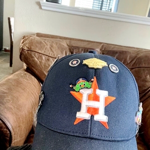 เข็มกลัดป้ายโลหะเคลือบแบบนิ่มลายการ์ตูนอะนิเมะแบบออกแบบได้ตามต้องการ - Product Image 3