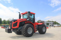 En stock, Tracteur multifonctionnel Dafeng 4404 Gold 440 CV avec rotoculteur agricole à quatre roues motrices pour serres
