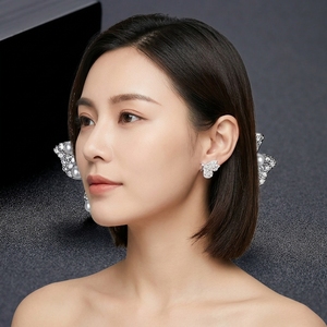 Pendientes Elegantes de Perlas y Mariposas 2026 para Mujer, Brillantes con Circonitas, Chapados en Rodio, Joyería de Aleación, Regalo para Bodas y Fiestas, Venta al por Mayor - Product Image 4
