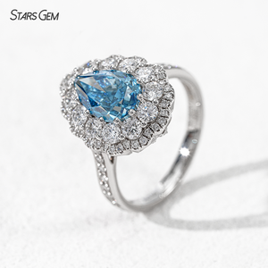 แหวนเพชรแล็บ 18k ทองคำขาว รูปทรงลูกแพร์ สีฟ้า แหวนหมั้นเพชรแล็บ - Product Image 4