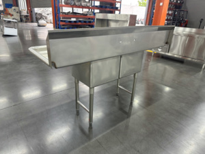 Fregadero Comercial de Acero Inoxidable de Dos Compartimentos con Escurridores Izquierdo y Derecho, Estación de Preparación y Lavado - Product Image 3