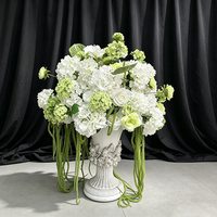 Bruidszaakbenodigdheden Saliegroen Witte Bloemstukken Luxe Witte Groenachtige Bloembollen voor Bosbruiloftdecoratie