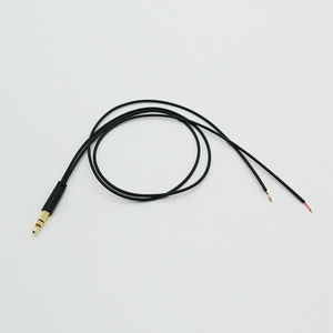 Cable Corto MP3 de 45 cm Macho a Macho con Revestimiento de PVC Negro para Uso con Periféricos de Audio - Product Image 4
