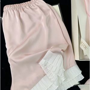 Set di <span class=keywords><strong>pigiami</strong></span> <span class=keywords><strong>in</strong></span> raso ricamato regolare di base su misura 2 pezzi <span class=keywords><strong>pigiami</strong></span> <span class=keywords><strong>in</strong></span> bianco di <span class=keywords><strong>seta</strong></span> <span class=keywords><strong>da</strong></span> <span class=keywords><strong>donna</strong></span> Set <span class=keywords><strong>pigiami</strong></span> <span class=keywords><strong>in</strong></span> raso - Product Image 4