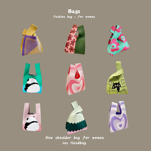 Borsa a mano in maglia di poliestere alla moda, fresca e dolce, con snack di lusso inclusi, ideale come regalo per dormitorio, compleanno, lavoro o per il trasporto a mano. - Product Image 3
