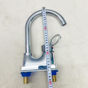 Grifo de Lavabo de Doble Manija, Cromado, con Válvula de Cerámica, 2 Orificios, Montaje en Encimera, Agua Fría y Caliente - Product Image 4