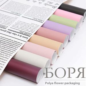 Shiyi Yinglun impermeable plástico flor fresca papel de regalo doble cara 17gsm periódico inglés Material de embalaje al por mayor - Product Image 4