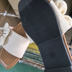 Sandalias Planas Casuales de Verano con Diseño Floral Color Caqui, Antideslizantes, Transpirables y Acolchadas, Varios Estilos, Modernas y Sencillas - Product Image 5