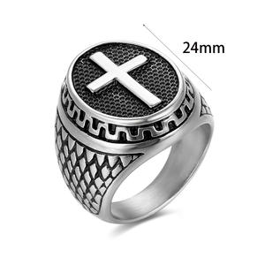 Bague punk rétro acier titane plaqué or bague croix acier inoxydable préservant la couleur - Product Image 2