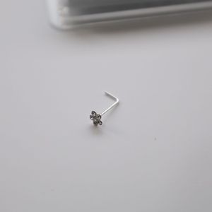 20 pezzi strass di fiori bianchi a forma di ll con borchie a forma di naso a sfera con osso a punta per narice Piercing al naso <span class=keywords><strong>gioielli</strong></span> in scatola all'ingrosso 22G - Product Image 3
