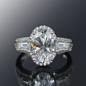 Anello con Gemma Colorata Ovale per Donne, Gioiello Elegante e di Lusso - Product Image 4