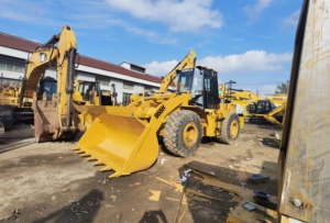 Cargadora de Ruedas Caterpillar 966H Usada con Chasis Articulado y Alta Capacidad de Carga para Apilamiento de Materiales - Product Image 2