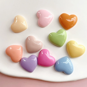 Cabochons en forme de cœur à dos plat en plastique pour bricolage, accessoire de décoration et embellissement pour la maison - Product Image 1