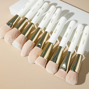 Juego de 9 Brochas de Maquillaje Profesionales con Logotipo Personalizado, Brochas Cosméticas Veganas de Pelo Sintético y Aluminio Blanco - Product Image 1