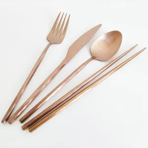 不锈钢304韩国铜彩色餐具，带勺子叉刀和筷子