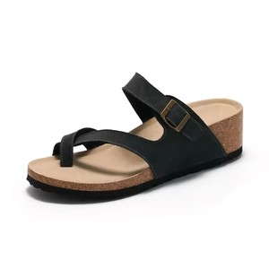 2024 nouveau Style femmes tongs réglable boucle sangle liège pantoufles daim talon compensé <span class=keywords><strong>sandales</strong></span> en plein air dames chaussures à la mode - Product Image 1