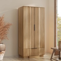 Armoire autoportante moderne et minimaliste à panneaux cannelés avec deux grandes portes en MDF pour chambre, villa, salon - MOQ 100
