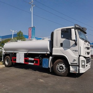 Camion-citerne ISUZU Giga 4x2 de 12 000 L pour le transport d'eau potable, en promotion - Product Image 1