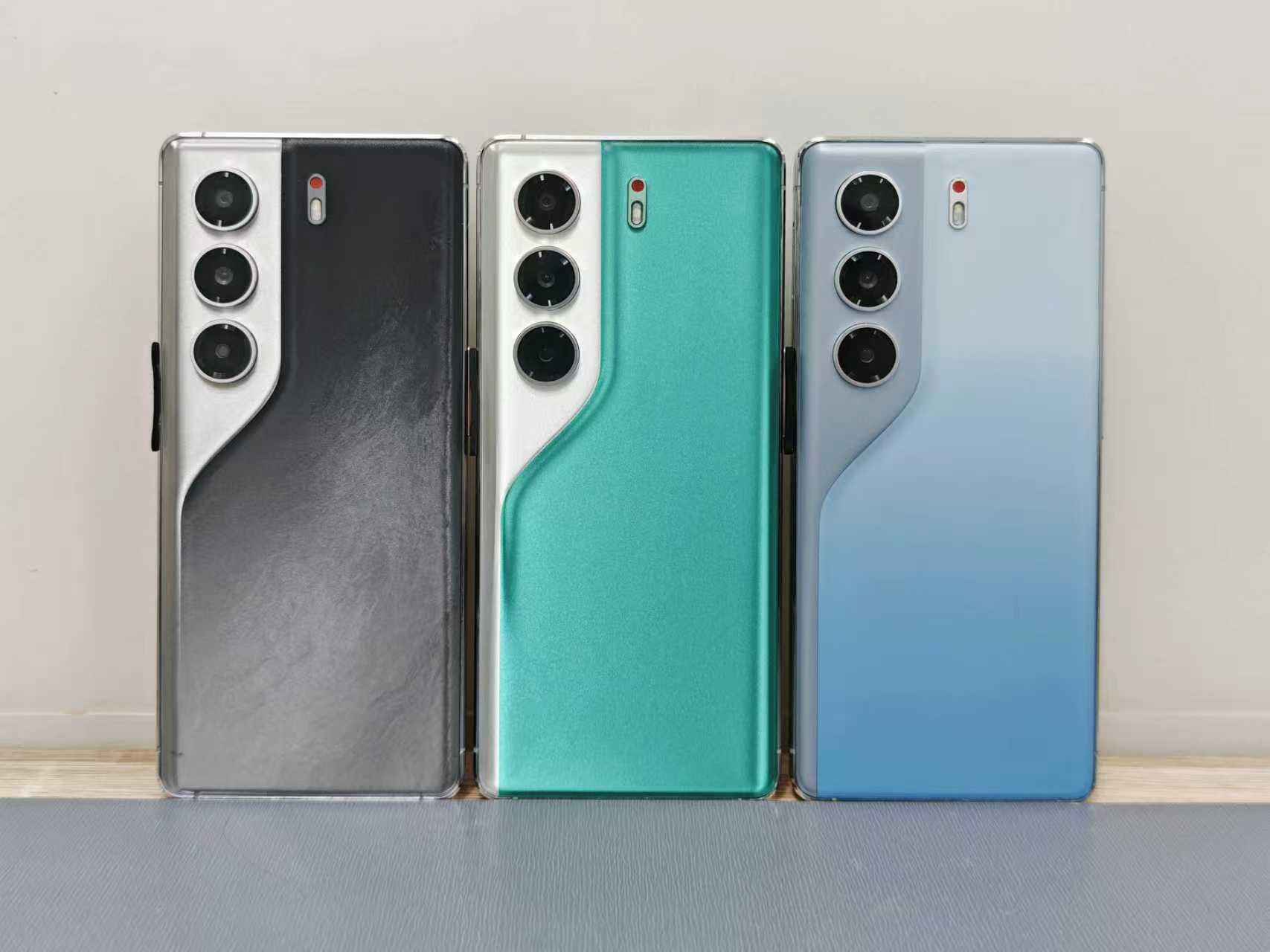 สีเขียว