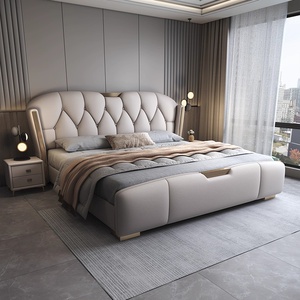Letto Moderno di Lusso Personalizzabile, Matrimoniale/King-Size, Imbottito in Vera Pelle, con Base in Legno di Pino Massiccio e Contenitore in Schiuma - Product Image 1