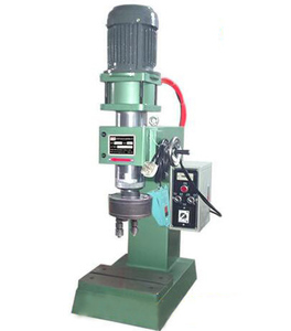 Machine à riveter pneumatique à double tête à alimentation manuelle pour rivets en acier inoxydable - Product Image 1