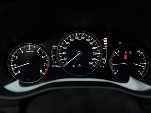 <span class=keywords><strong>Mazda</strong></span> <span class=keywords><strong>3</strong></span> Axela 2.0L Automatica Edizione Qualità 2022 Usata <span class=keywords><strong>Rossa</strong></span> 1-25000 Miglia Euro VI Guida a Sinistra 5 Posti 150-200 CV Freni a Disco - Product Image 5